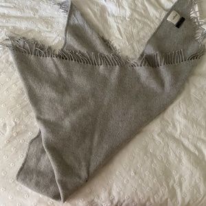 Wilfred 100% wool light grey triangle scarf